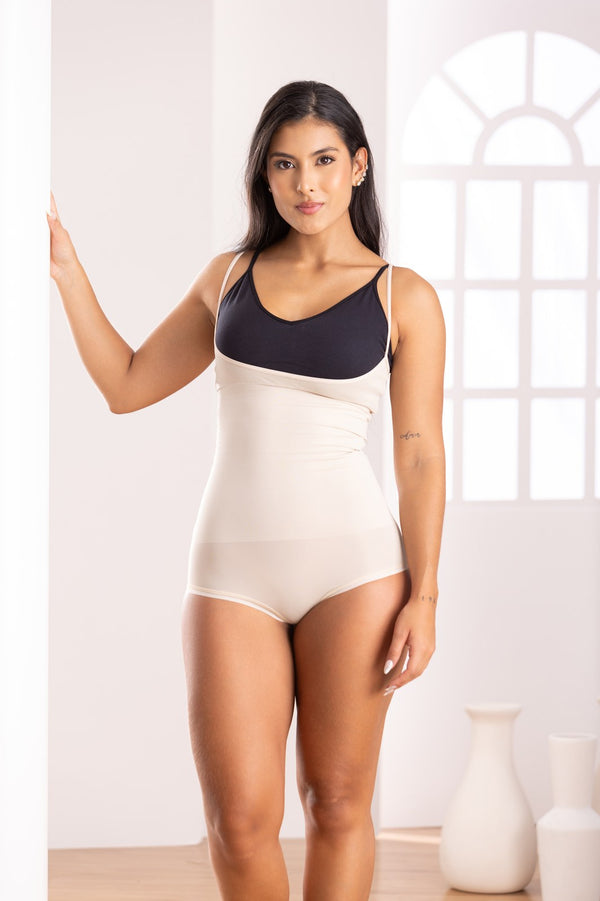 Body Moldeador Senos Libres 225203 Curbela - Beige frente lifestyle